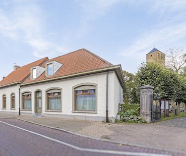 Uniek eigendom met drie gebouwen in Brugge te koop