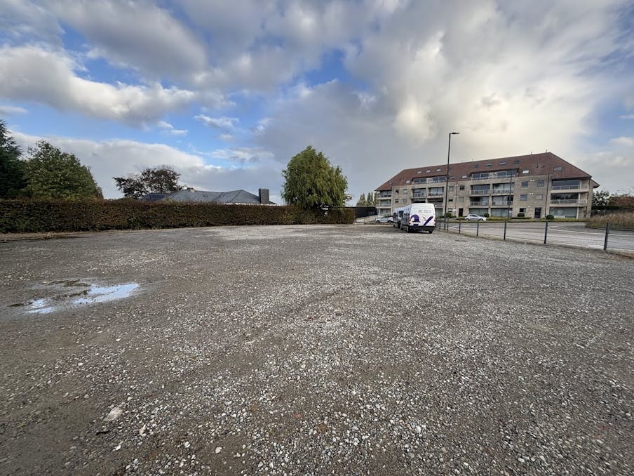 Grond van ca. 950 m² te huur in Anzegem