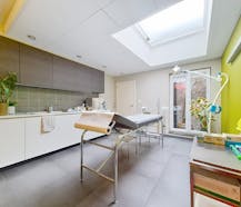 Praktijkruimte (ca. 100 m²) gelegen nabij Dok Noord in Gent