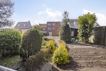 Te moderniseren huis of tweewoonst in Vrasene