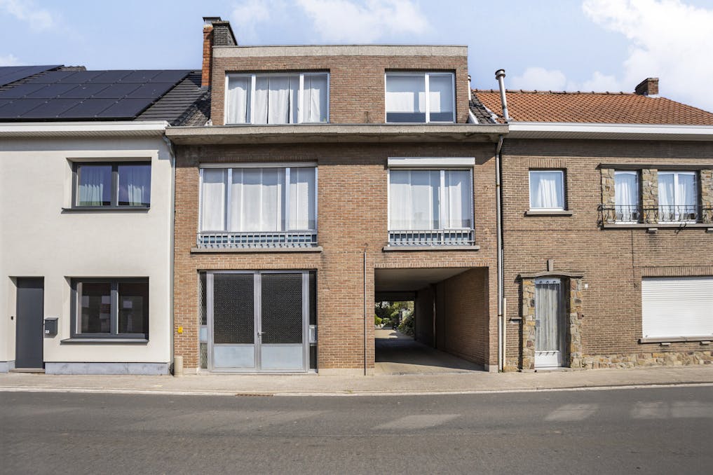 Te moderniseren huis of tweewoonst in Vrasene