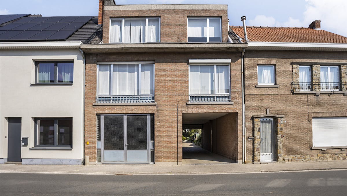 Te moderniseren huis of tweewoonst in Vrasene