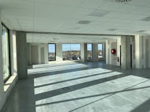 Espace de bureaux récemment construit d'environ 893 m² à R. Plaza Roeselare