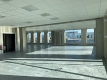Espace de bureaux récemment construit d'environ 893 m² à R. Plaza Roeselare