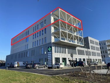 Espace de bureaux récemment construit d'environ 893 m² à R. Plaza Roeselare