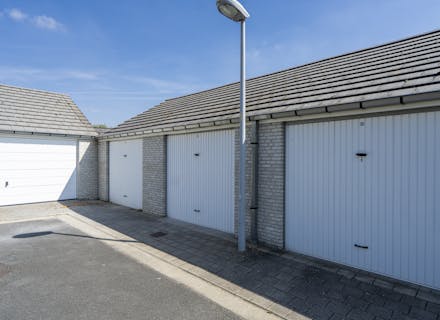 Garage (grondoppervlak 6m x 3,43m) te koop in Stasegem