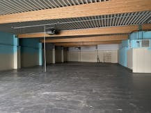 Baanwinkel te huur van ca. 900 m² langs Brugsesteenweg te Roeselare
