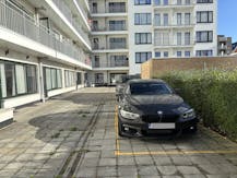 Parking op toplocatie ! 