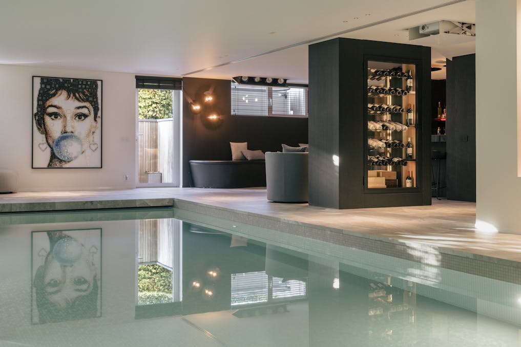 Instapklare villa met 5 slaapkamers en binnenzwembad te koop