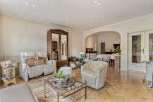 Instapklaar appartement met drie slaapkamers te koop in Berchem