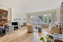 Instapklaar appartement met drie slaapkamers te koop in Berchem