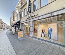 Handelspand van ca. 400 m² te huur in centrum Kortrijk
