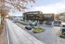 Patrimoniumvennootschap met verhuurd handelspand op zichtlocatie in Lommel te koop