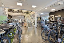 Patrimoniumvennootschap met verhuurd handelspand op zichtlocatie in Lommel te koop