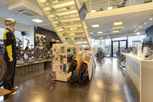 Patrimoniumvennootschap met verhuurd handelspand op zichtlocatie in Lommel te koop