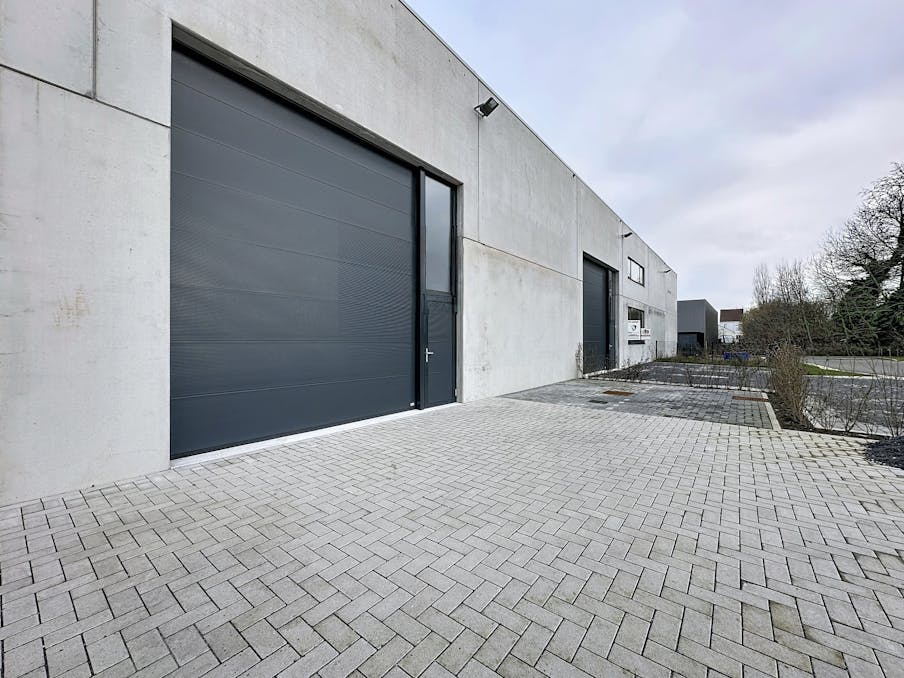 KMO-unit van ca. 215 m² te huur in Vichte.