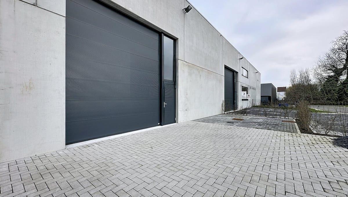 KMO-unit van ca. 215 m² te huur in Vichte.