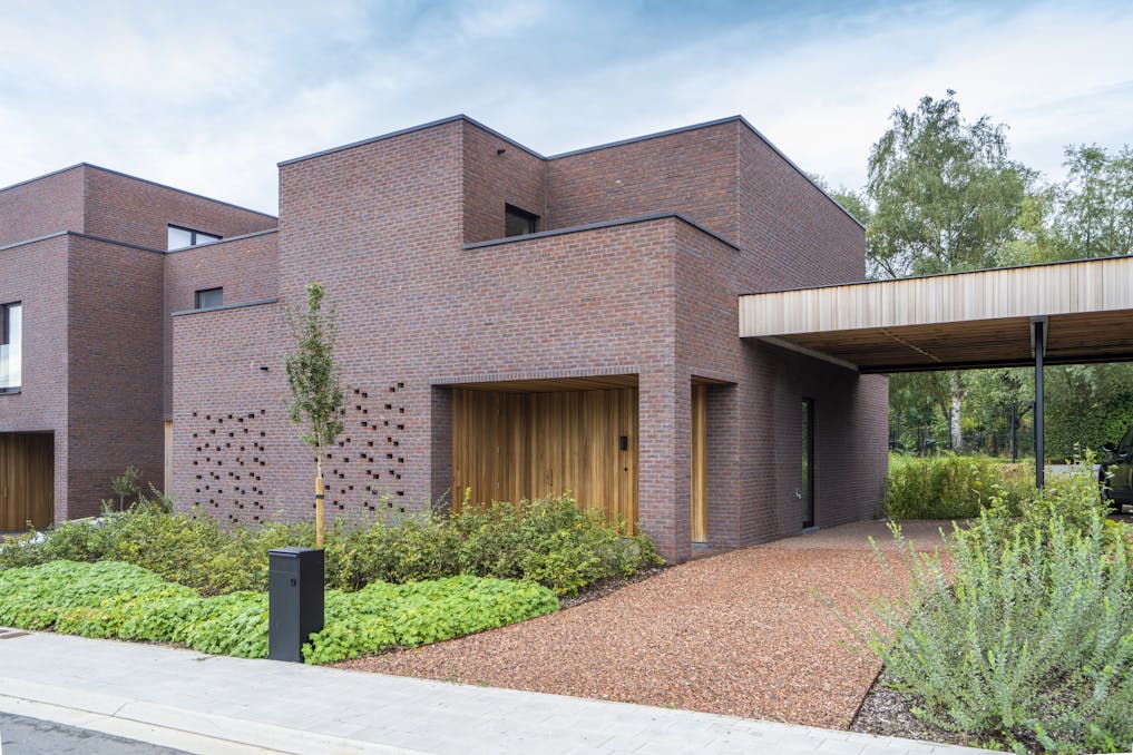 Recente woning met 3 kamers en carport te huur in Marke