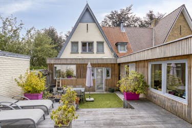 Veelzijdig bedrijfspand met woonst!