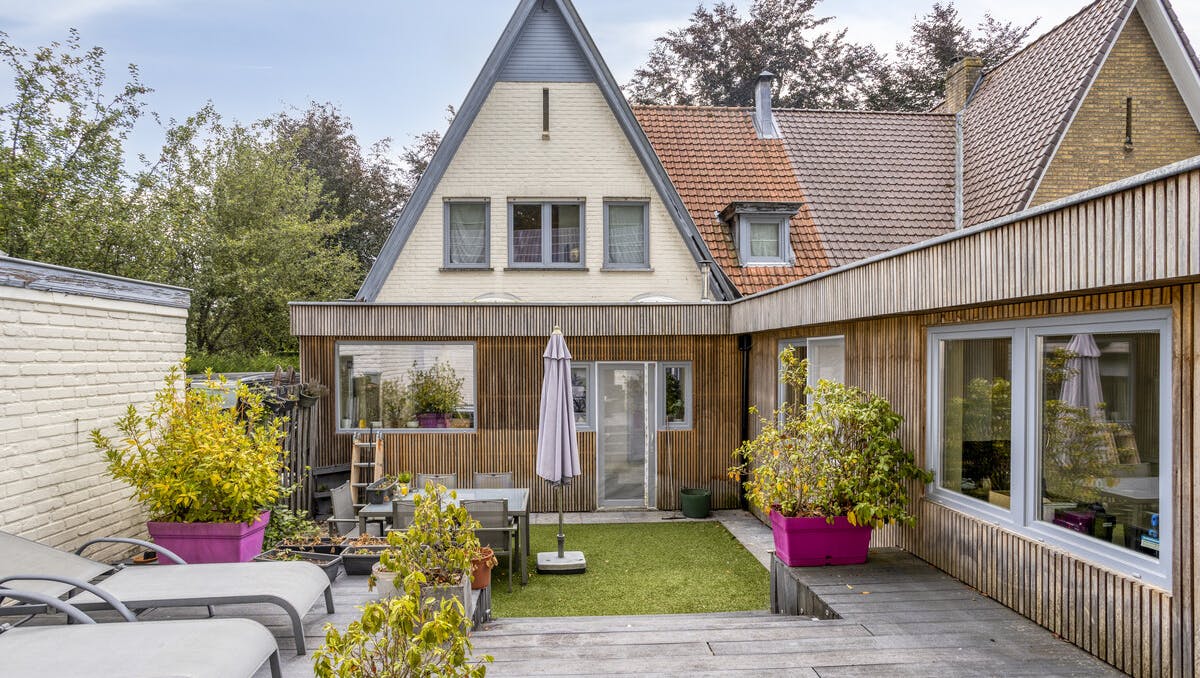 Veelzijdig bedrijfspand met woonst!