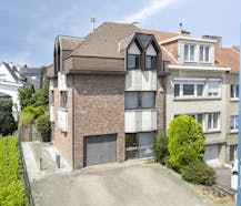 Veelzijdig huis met garage op toplocatie in Strombeek-Bever