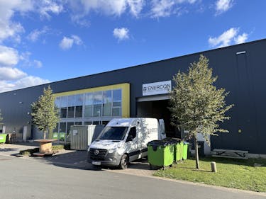 KMO-unit / bedrijfsruime in Stabroek - 363m² & 4 parkings 