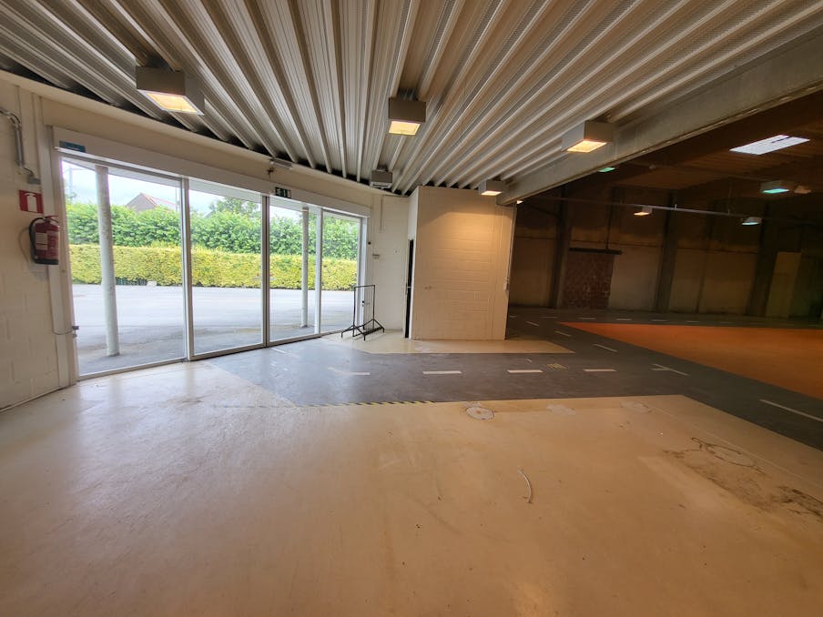 pop-up magazijn te huur in Aartrijke (ca. 785 m²)