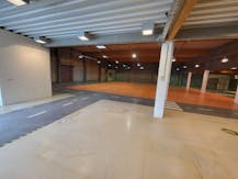 Pop-up magazijn te huur in Aartrijke.