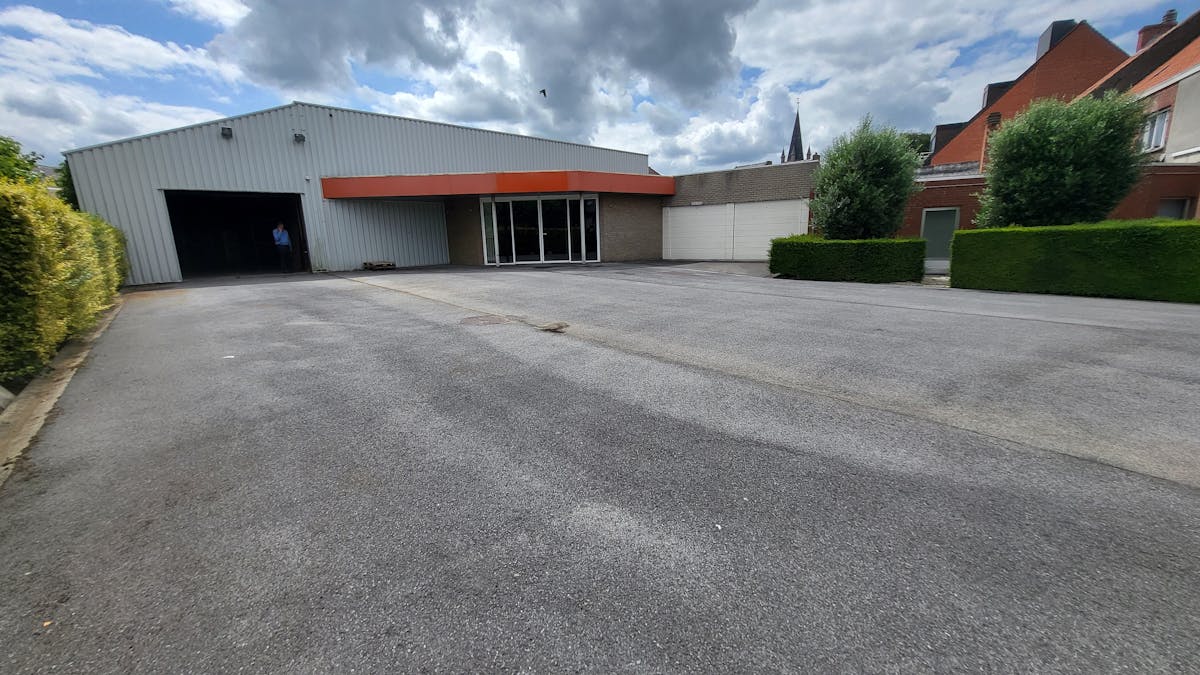 Pop-up magazijn te huur in Aartrijke.