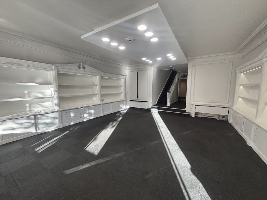 Handelspand te huur in het centrum van Kortrijk