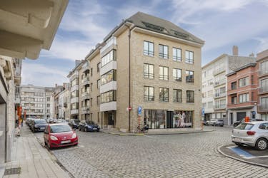 Ruim 3-slpk app. met garage in hartje Kortrijk