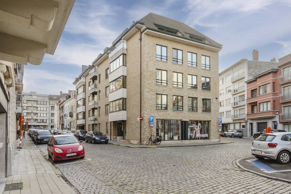 Ruim 3-slpk app. met garage in hartje Kortrijk