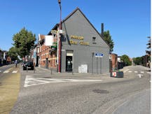 Centraal gelegen handelspand te koop Rijkevorsel 