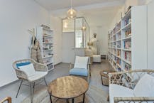 Ruim handelsgelijkvloers (ca 96m²) te koop centrum Antwerpen