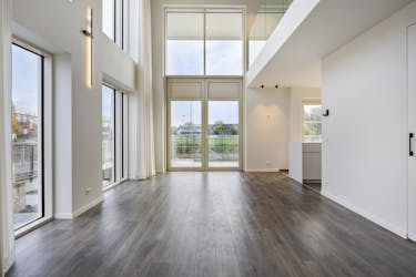 Duplex appartement met 3 slaapkamers aan het water te koop! 