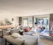 Recente woning (200m²) met 4 kamers te huur in Kortrijk