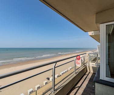 Ruim 2 slaapkamer appartement met frontaal zeezicht