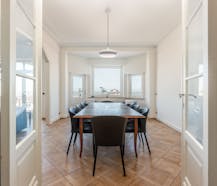 Uniek, historisch en ruim appartement te koop op de zeedijk