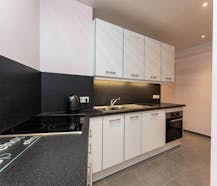 Uniek, historisch en ruim appartement te koop op de zeedijk