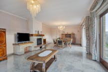 Single-storey villa on a plot of no less than 2,342m²