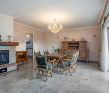 Single-storey villa on a plot of no less than 2,342m²