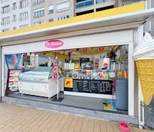 Handelspand met frontaal zeezicht in Blankenberge (82m²)