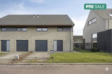 Moderne halfopen woning met 3 slaapkamers te Koop in Evergem