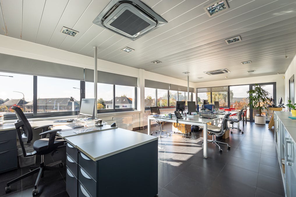 Instapklaar kantoor (320 m²) op toplocatie te Wetteren