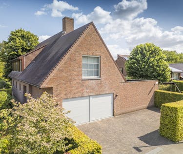 Unieke villa te koop op een toplocatie in Kortrijk!