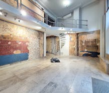 Charmant handelspand met woonst te huur in centrum Gent