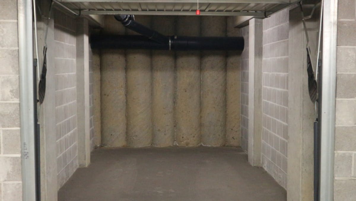 Garage box for rent!