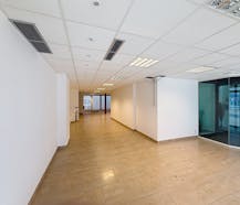 Handelsruimte te huur in de Zeelaan te De Panne.