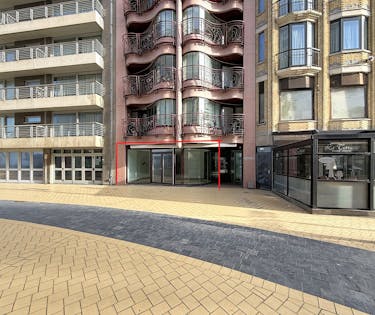 Handelsruimte te huur in de Zeelaan te De Panne.