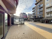 Handelsruimte te huur in de Zeelaan te De Panne.